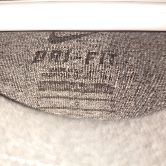 NWOT Nike women's Large Dri fit grey longsleeve. - Picture 6 of 7
